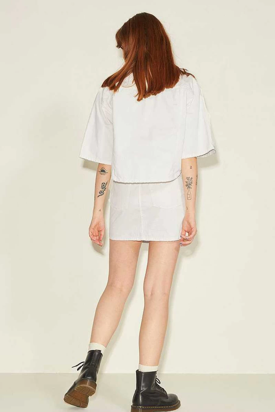 "Jjxx Women's White Cropped Shirt 12212904 | Stylish Short Top for Women"