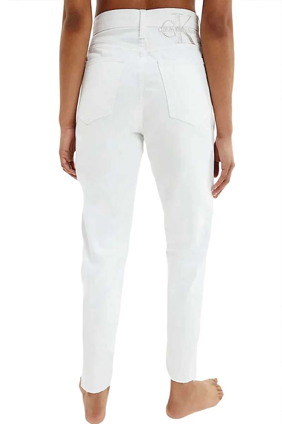 Calvin Klein Women's High-Rise Mom Jeans in Light Wash Denim - Classic J20J218514 1Aa Style